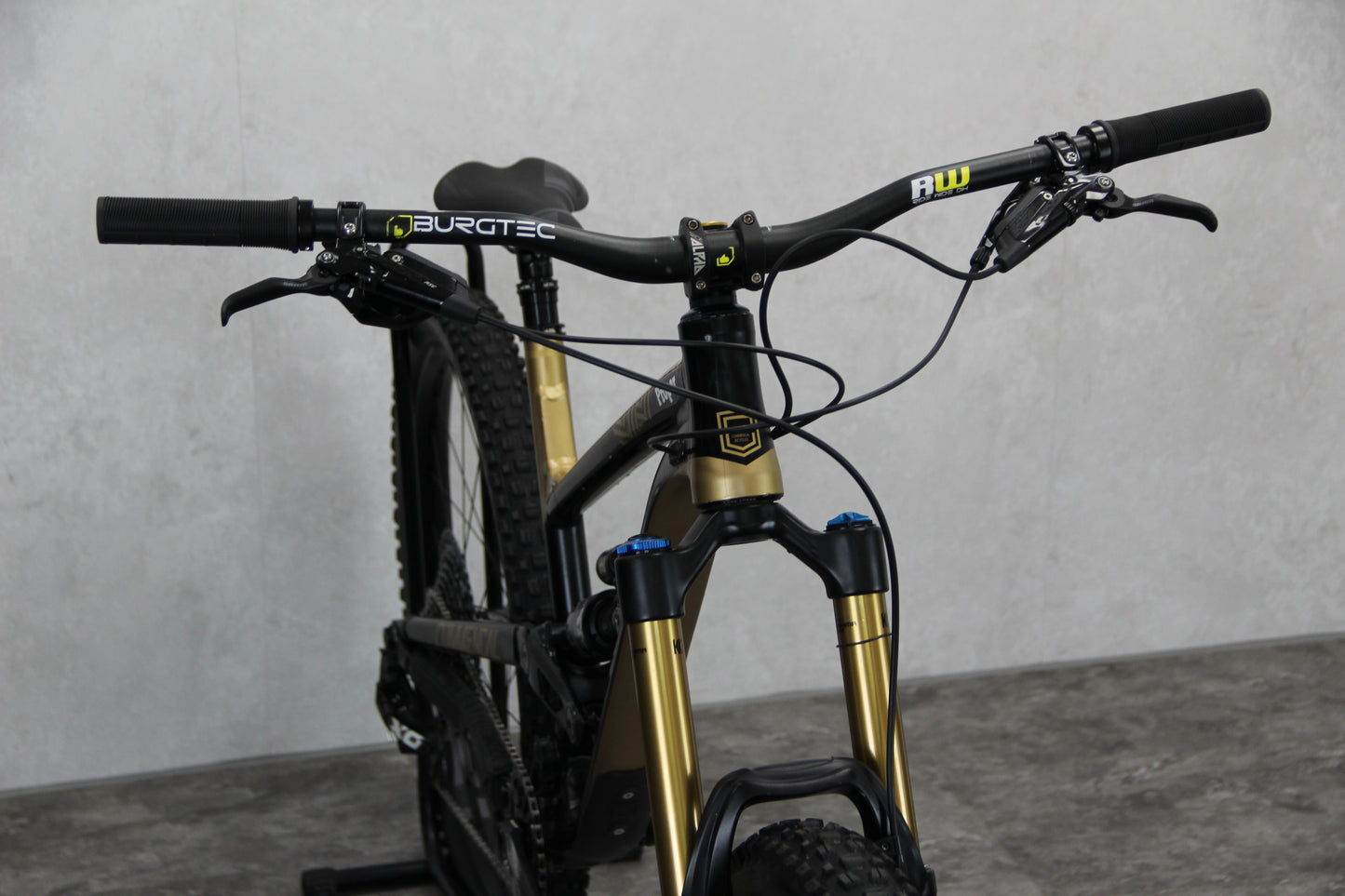 2020 Commencal Clash