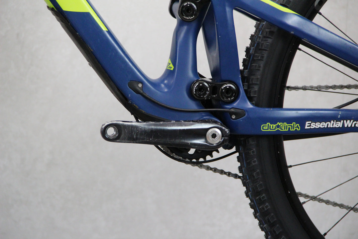 2020 Pivot Firebird