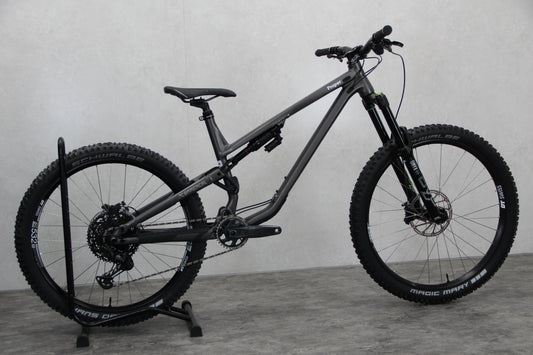 2022 Commencal Meta