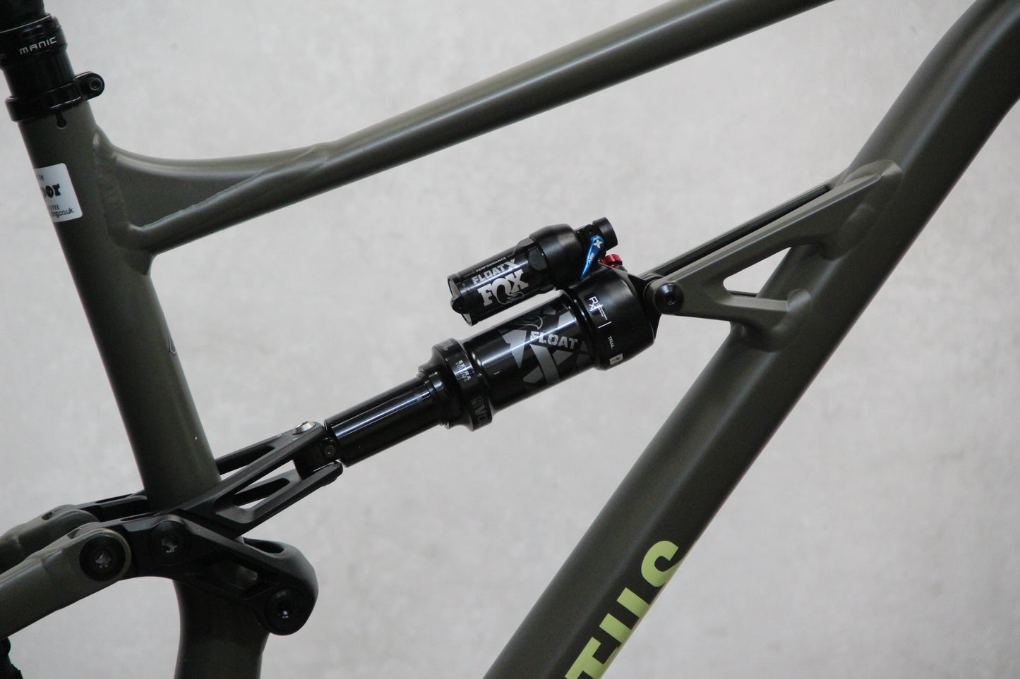 2022 Specialized Status 140