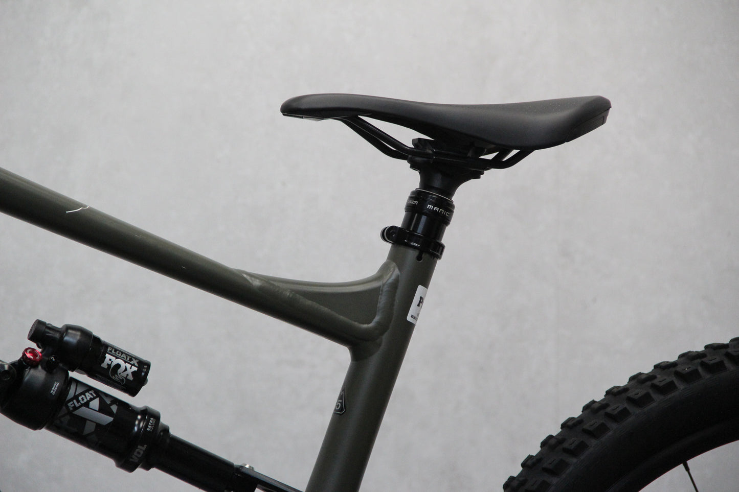 2022 Specialized Status 140
