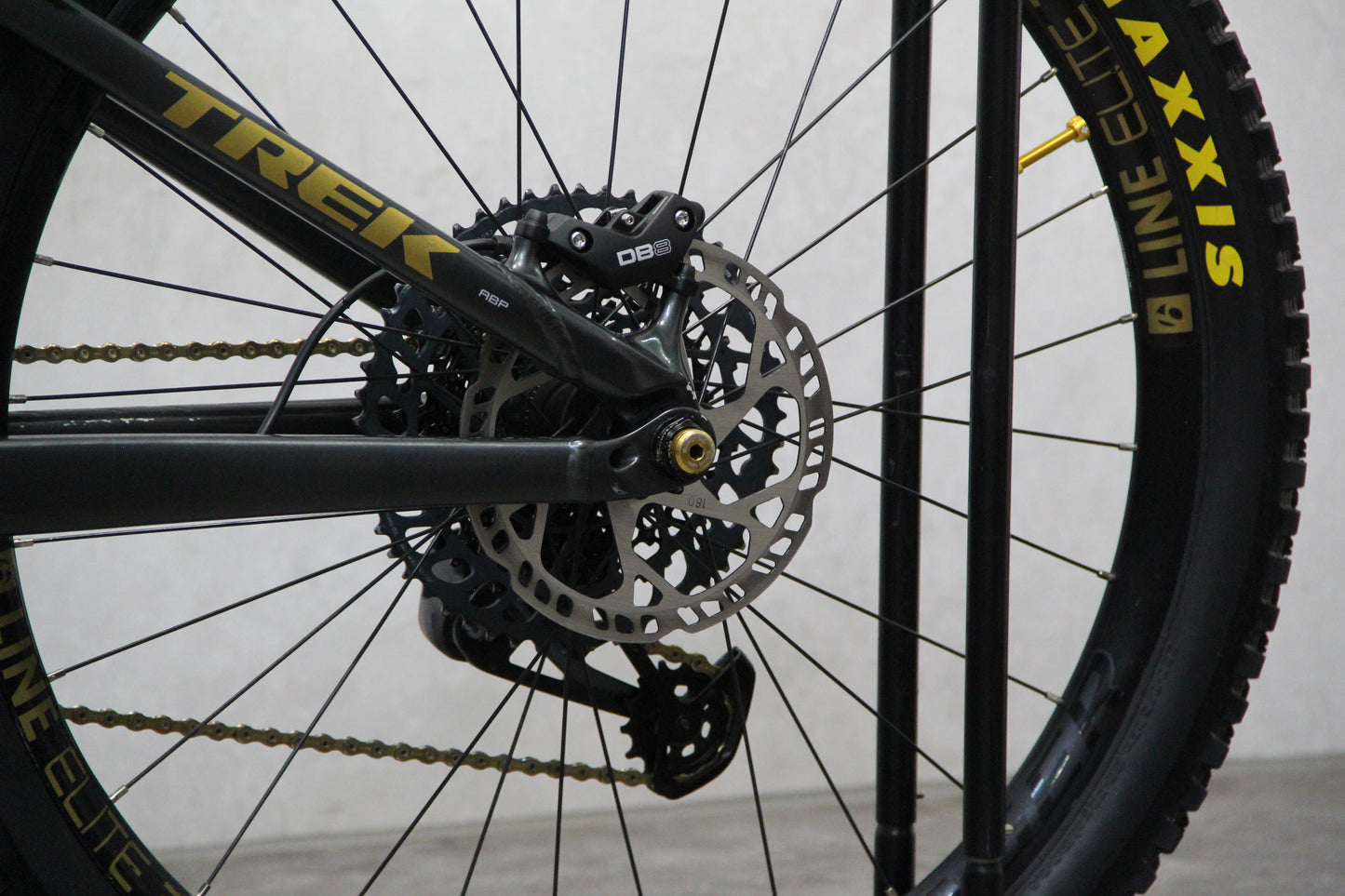 2021 Trek Remedy 8