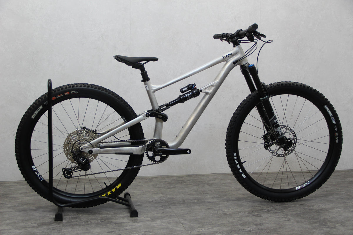 2021 Specialized Status 140
