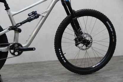 2021 Specialized Status 140