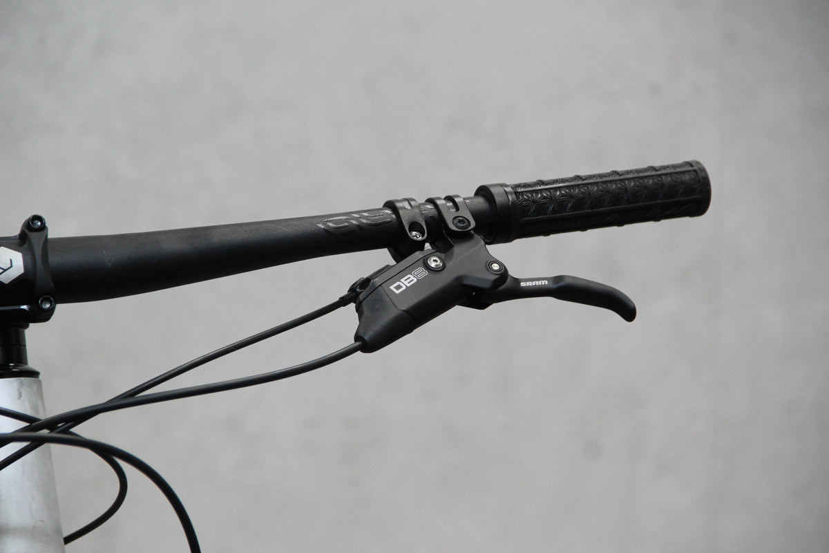 2021 Specialized Status 140