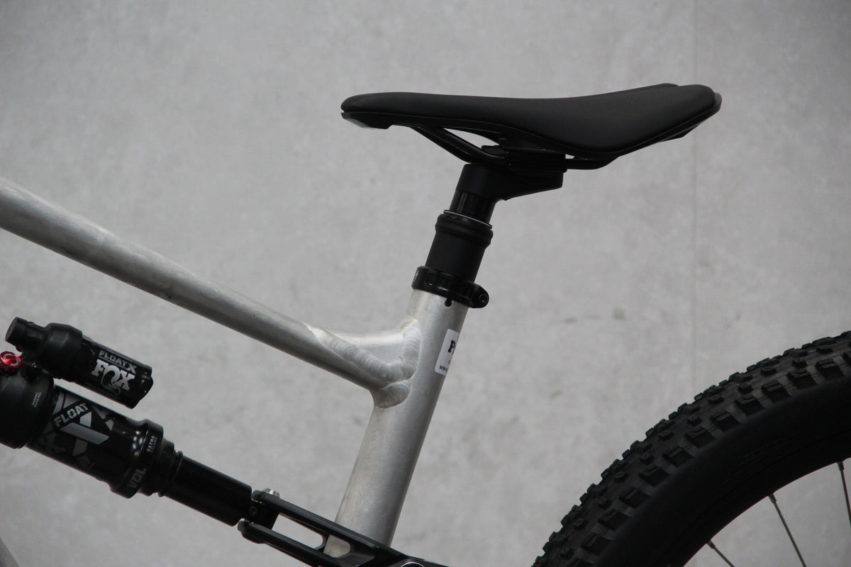 2021 Specialized Status 140
