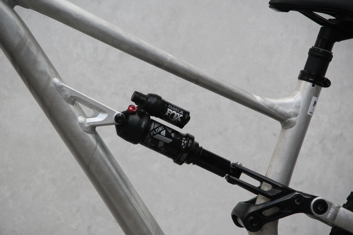 2021 Specialized Status 140
