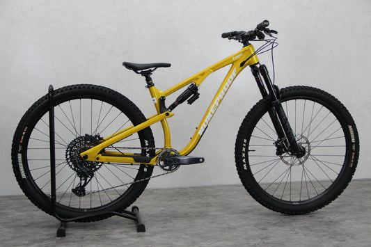 2023 Nukeproof Reactor 290